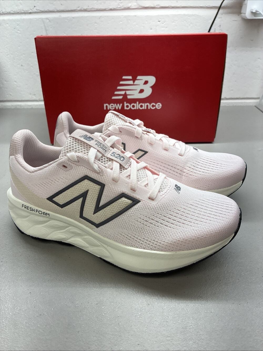 New Balance Running Shoes Womens Size 7 Pink Fresh Foam 520 v9 W520I60 New